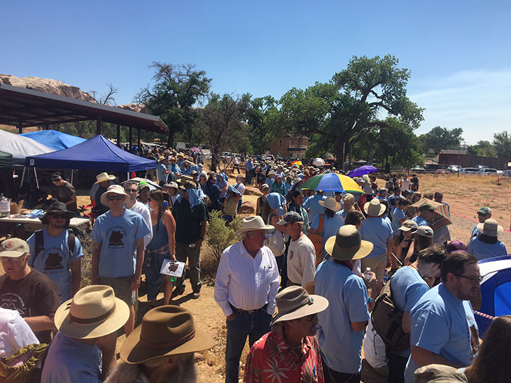 Crowd Lined Up at Bears Ears Hearing in Bluff